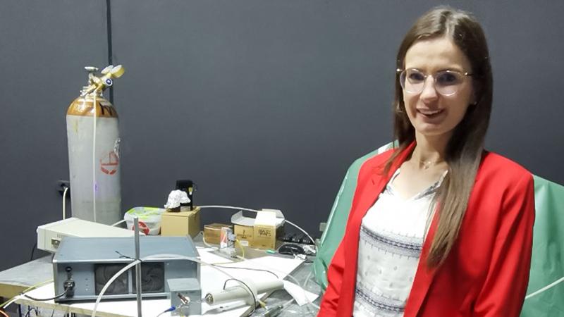 Andjelija Petrovic, Junior Researcher, bei ihrer Arbeit.