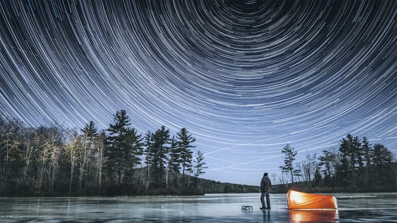 Vaisala annual report 2019 cover image: Observing, stargazing, 