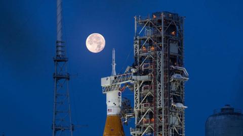 NASA’s Space Launch System rocket and Orion spacecraft launch on the uncrewed Artemis I flight test to the Moon
