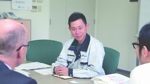 M. Taguri, chef d'équipe et directeur de conception des déshumidificateurs du département technologique de Seibu Giken chez Seibu Giken Co., Ltd.  A 