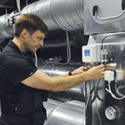 Vaisala technician installing an Indigo compatible humidity probe